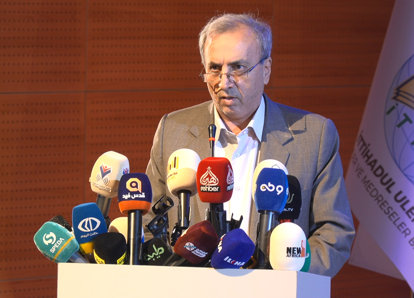 Celal Celalzade: "Kürtlerin, İslama Birçok Faydaları Dokunmuştur"