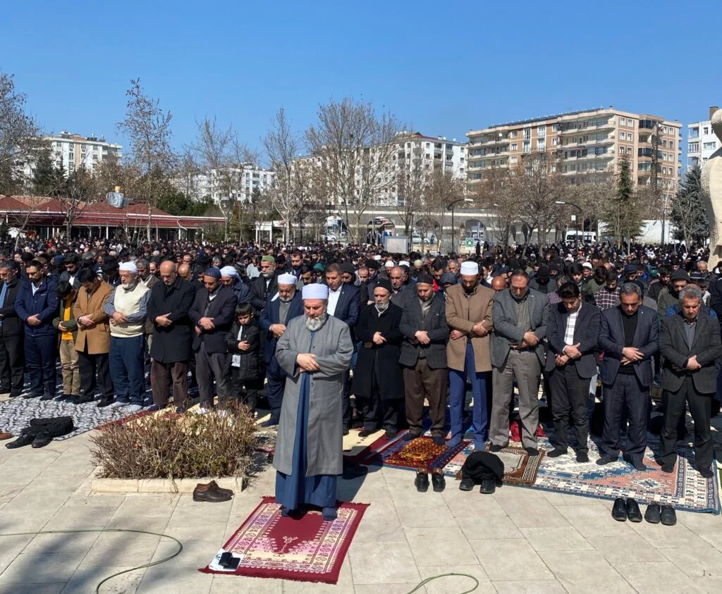 DİYARBAKIR'DA DUA PROGRAMI GERÇEKLEŞTİ